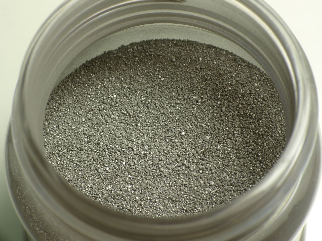 Fine iron powder