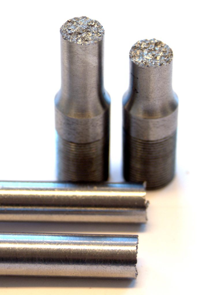 Próbka z żeliwa po próbie rozciągania